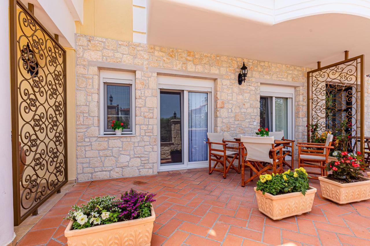 Elvis Nest Nea Moudania Exterior foto